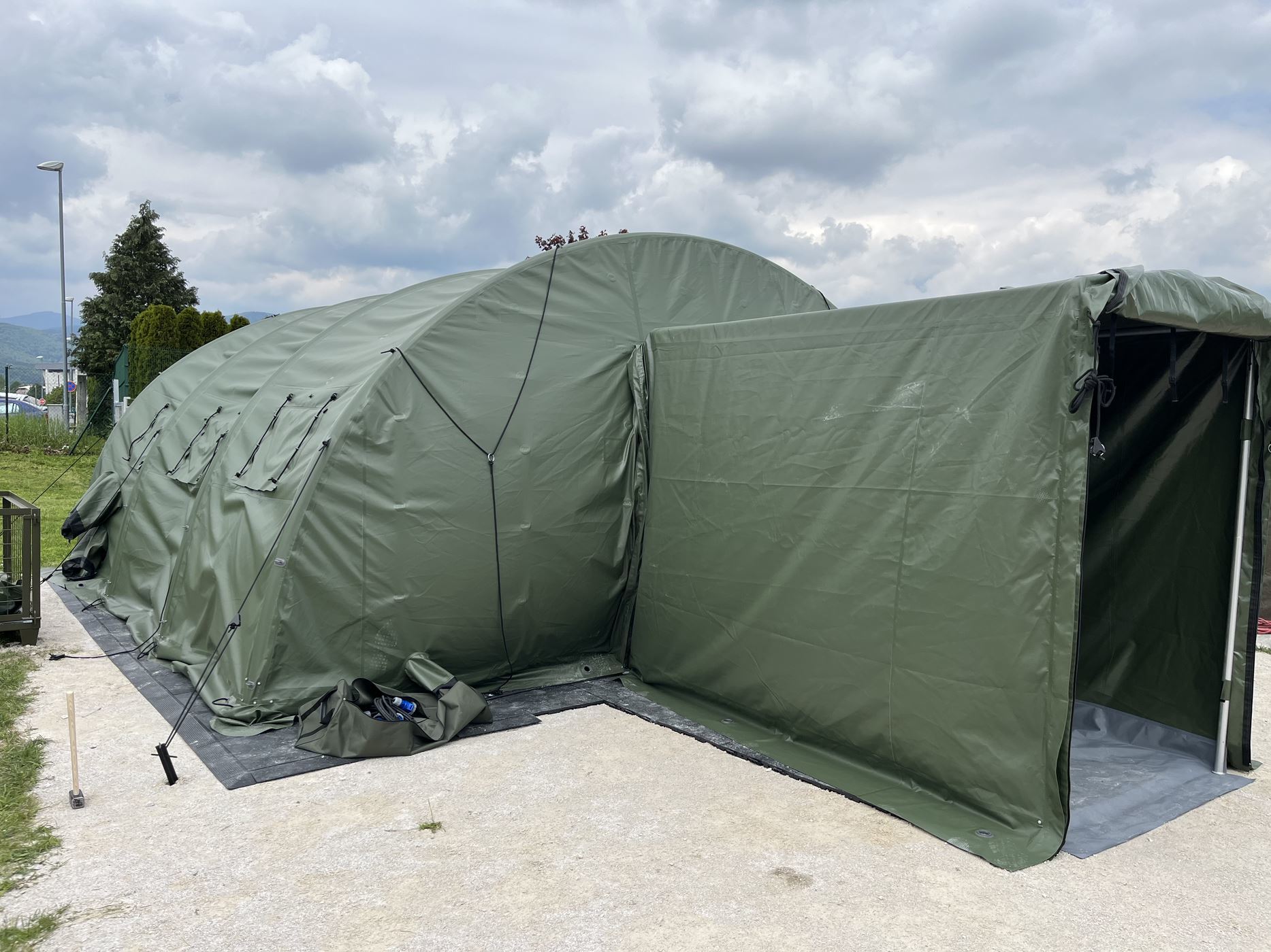 LANCO-RAPID 606 with Entrance Theta Tent