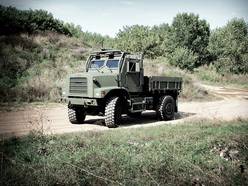 Oshkosh-Defense-MTVR-4x4-Short-baed-cargo